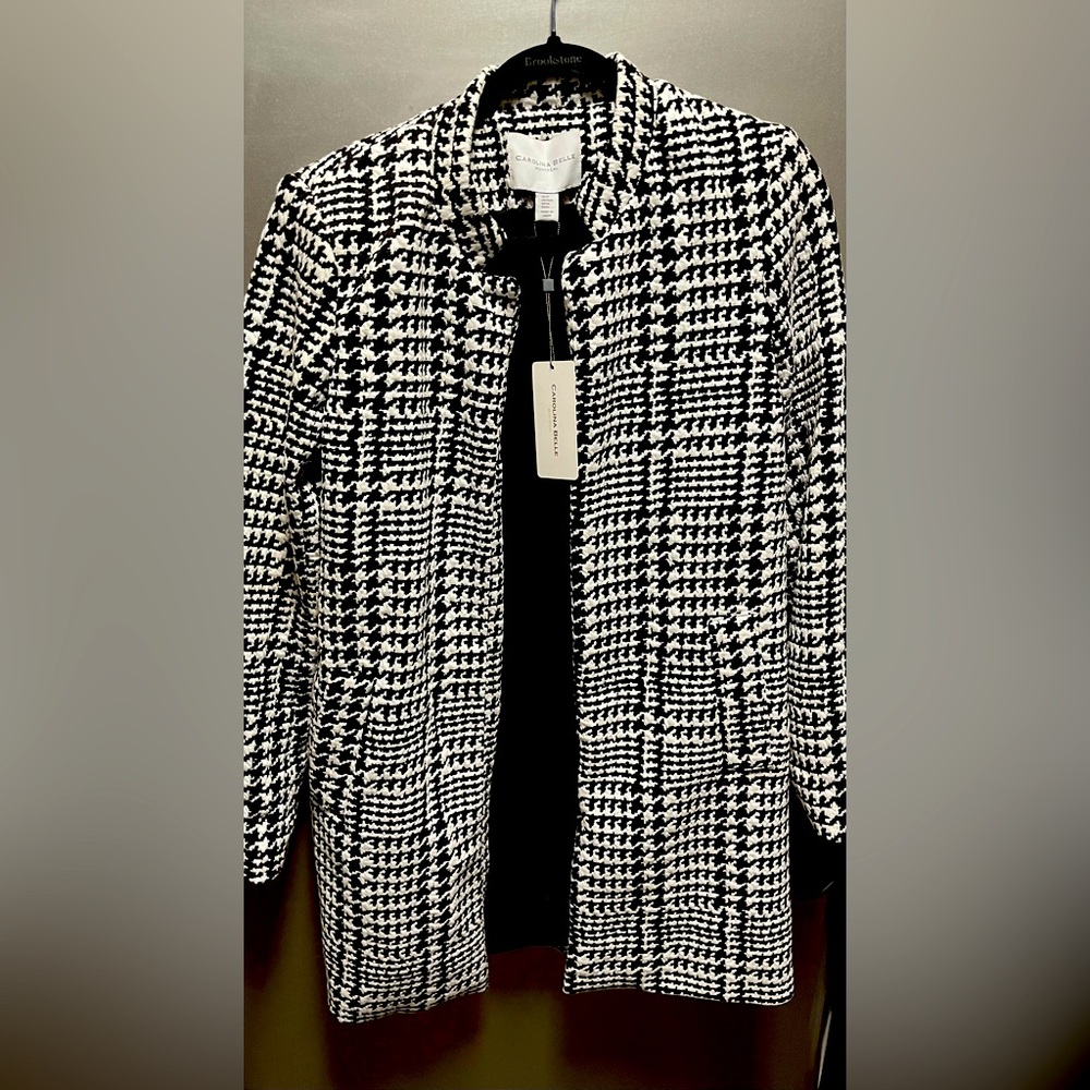 Black & White Houndstooth Pattern Women’s Blazer